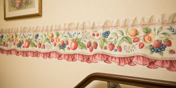 Vintage Floral Wall Border | Farmhouse Kitchen Reminiscence Decal | Memory Care & Senior Living Hallway Mural | Dementia-Friendly Decor for Dining & Activity Spaces, Senior Resident Room